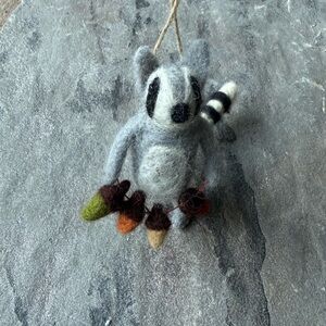 New🌟Anthropologie-Raccoon With Christmas Lights Felt Ornament